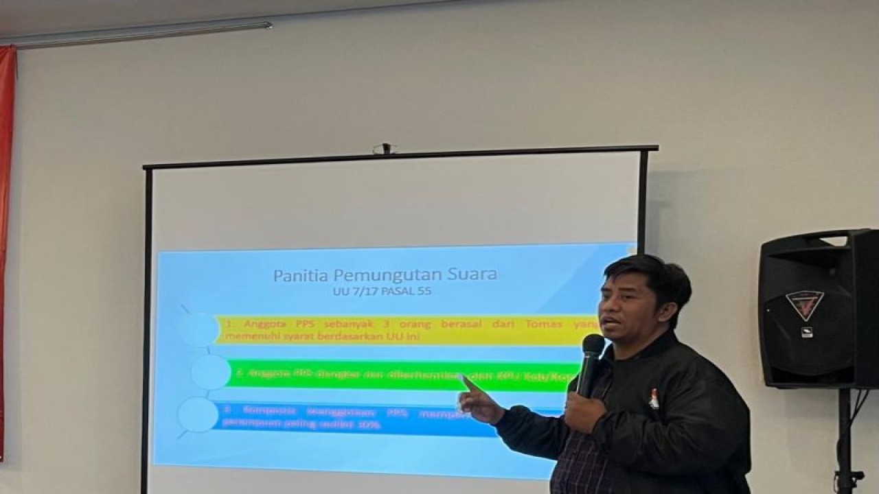 Anggota Komisi Pemilihan Umum (KPU) Kota Surabaya Subairi. ANTARA/HO-KPU Kota Surabaya