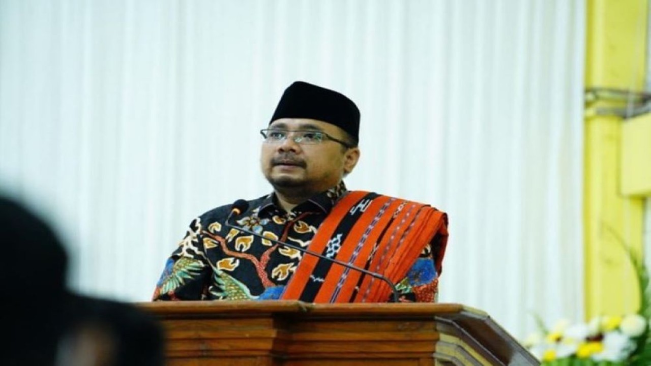 Menteri Agama Yaqut Cholil Qoumas turut bergembira karena umat Kristiani di berbagai daerah dapat menyelenggarakan Misa Natal dengan khidmat. (Instagram @gusyaqut)