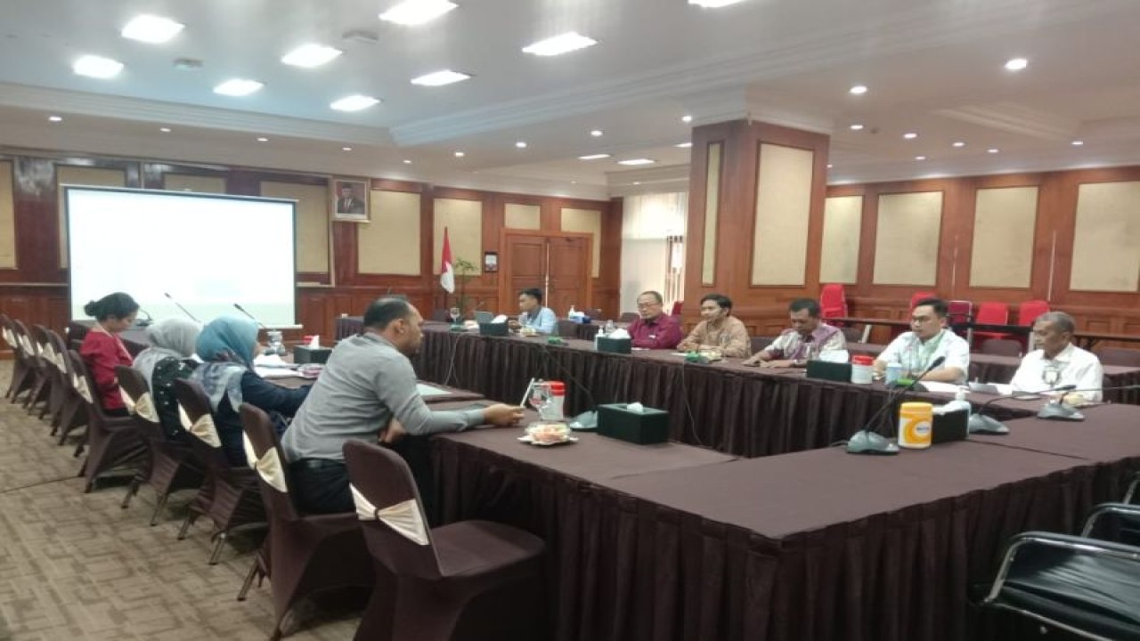 Suasana pertemuan Halal Center Unismuh Makassar dan OJK 6 Sulampua fokus mendorong percepatan industri halal di Sulawesi.ANTARA/HO-Unismuh.