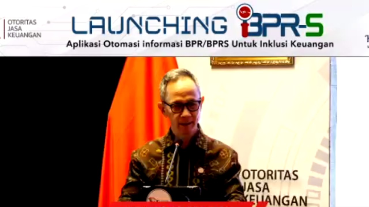 Tangkapan layar Ketua Dewan Komisioner OJK Mahendra Siregar dalam peluncuran layanan digital berupa Aplikasi Otomasi Informasi Bank Perkreditan Rakyat/ Syariah (iBPR- S) di Jakarta, Senin. (ANTARA/ Muhammad Heriyanto)