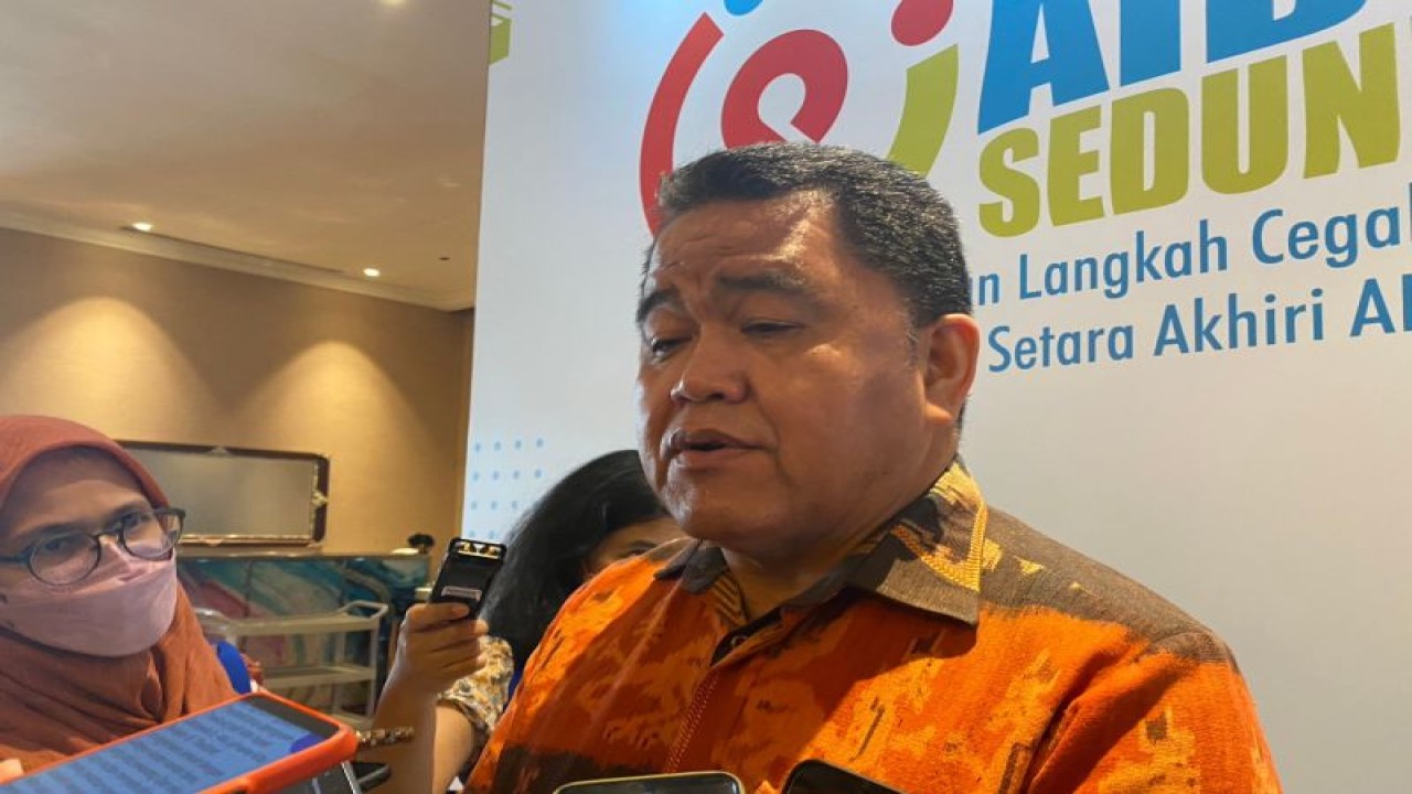 Direktur Jenderal P2P Kemenkes Maxi Rein Rondonuwu saat ditemui ANTARA usai Peringatan Hari AIDS Sedunia 2022 di Jakarta, Kamis (1/12/2022). (ANTARA/Hreeloita Dharma Shanti)