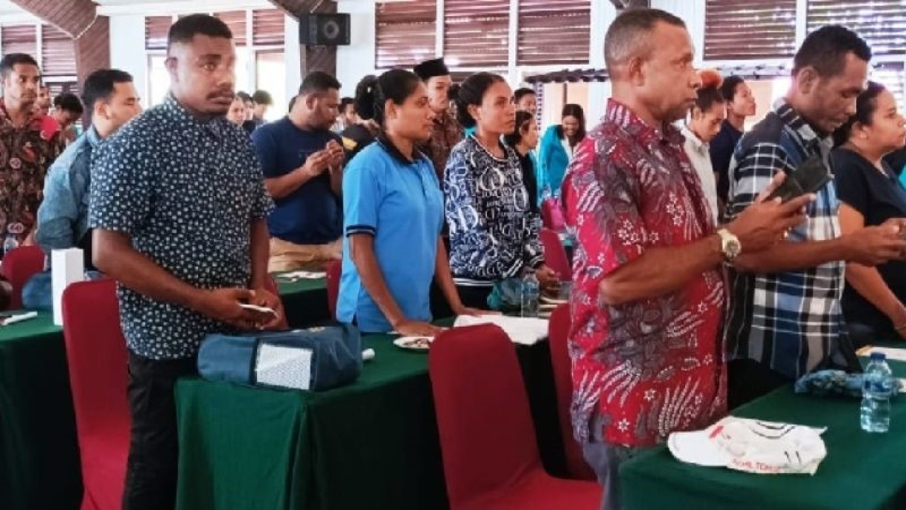 Pelaku usaha anak-anak muda asli Papua mengikuti lokakarya pengembangan kewirausahaan di Biak. ANTARA/Muhsidin