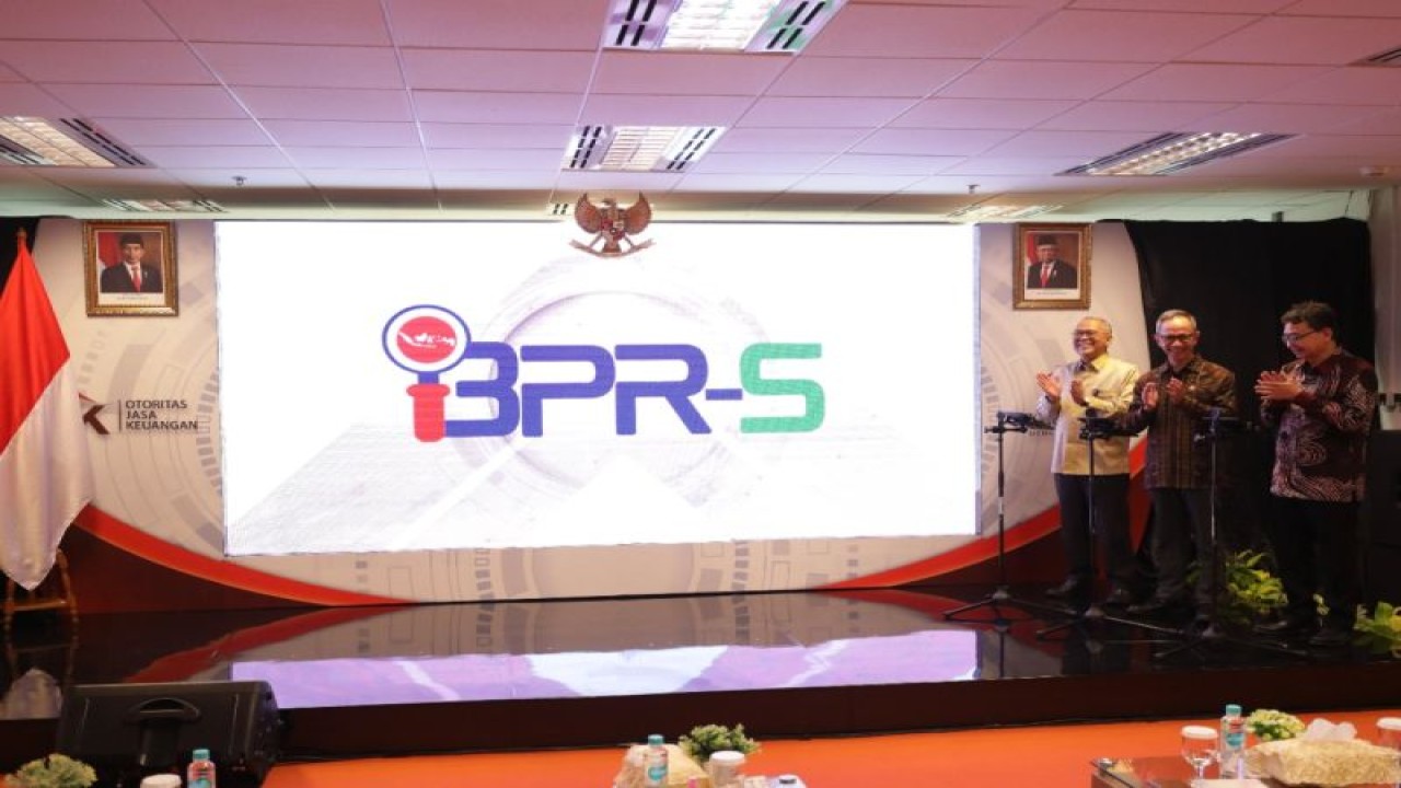 Peluncuran layanan digital iBPR-S oleh secara hybrid di Jakarta, Senin. (OJK)