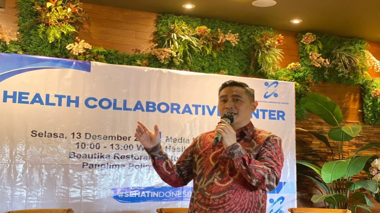 Peneliti Utama dan Chairman HCC Ray Wagiu Basrowi dalam Media Briefieng Pemahaman Stunting yang diikuti di Jakarta, Selasa (13/12/2022). (ANTARA/Hreeloita Dharma Shanti)