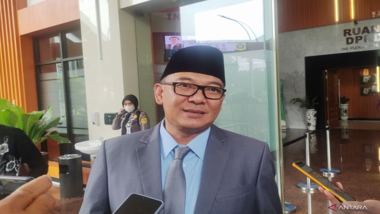 Plt Bupati Bogor, Iwan Setiawan di Cibinong, Kabupaten Bogor, Jawa Barat. (ANTARA/M Fikri Setiawan)