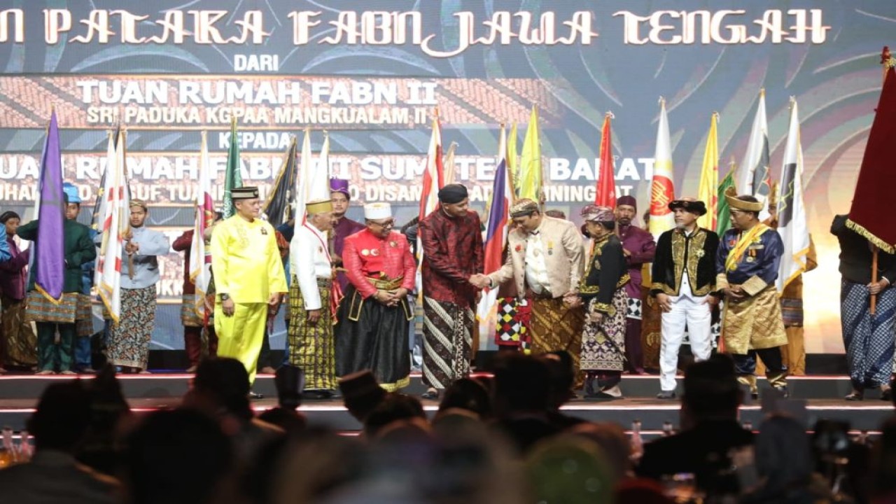 Gubernur Jawa Tengah Ganjar Pranowo menyebut Festival Adat Budaya Nusantara II dihadiri kerajaan-kerajaan di Tanah Air dan sebagian negara tetangga. (Istimewa/Humas Pemprov Jateng)