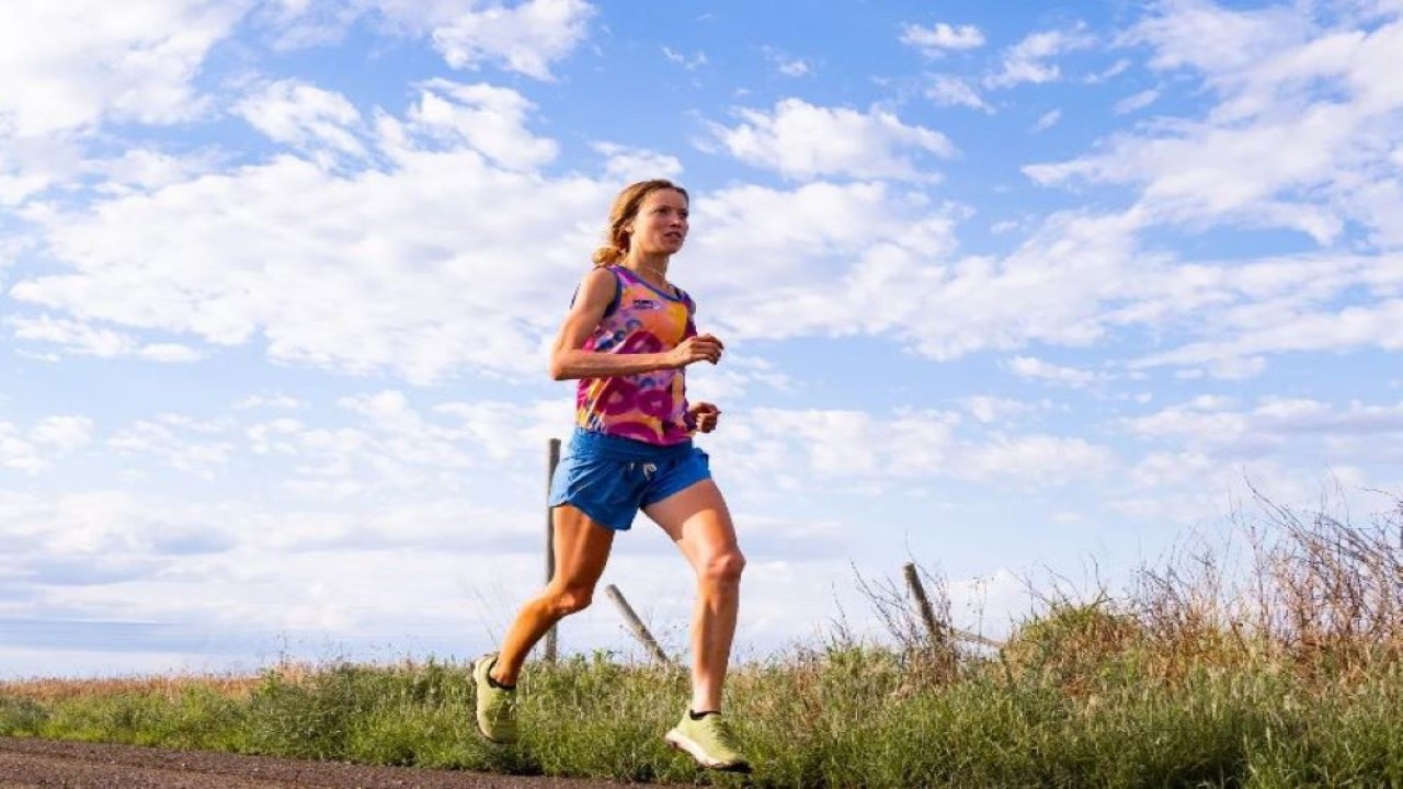 Pelari wanita asal Australia Erchana Murray-Bartlett berhasil memecahkan rekor dunia lari maraton terpanjang selama 107 hari berturut-turut. (Instagram @tip_to_toe)