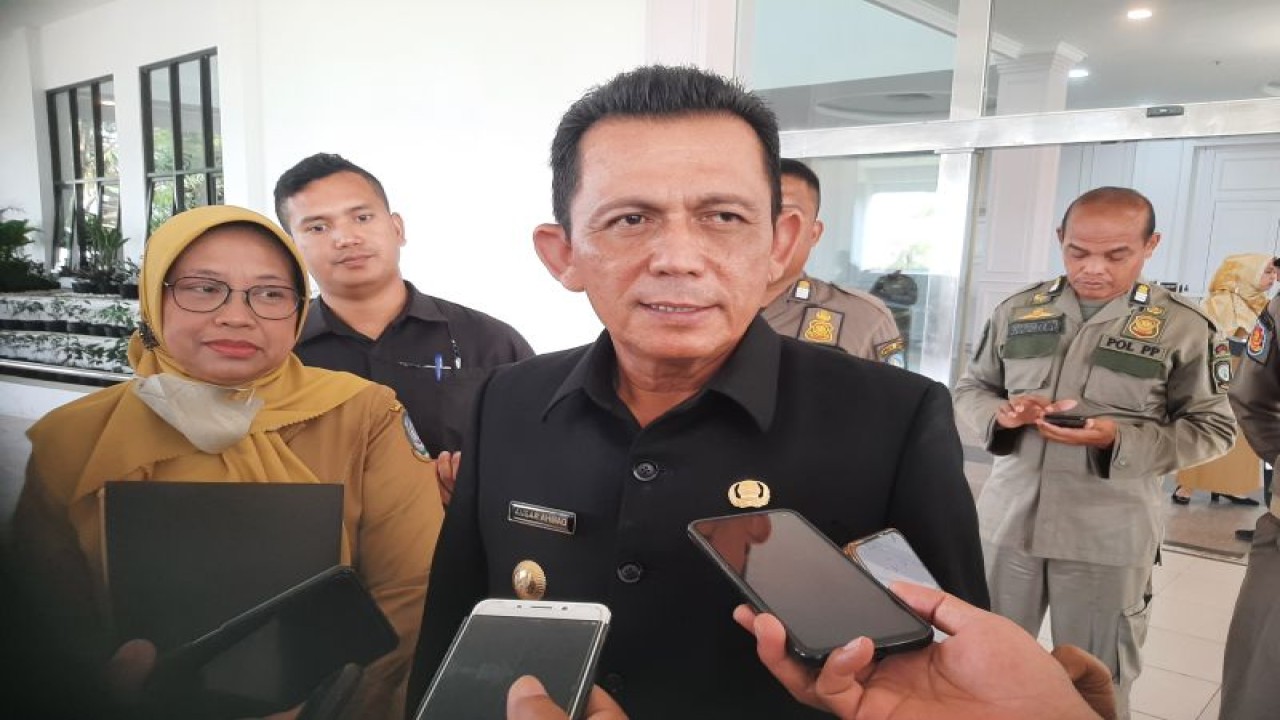 Gubernur Kepulauan Riau Ansar Ahmad. (ANTARA/Ogen)