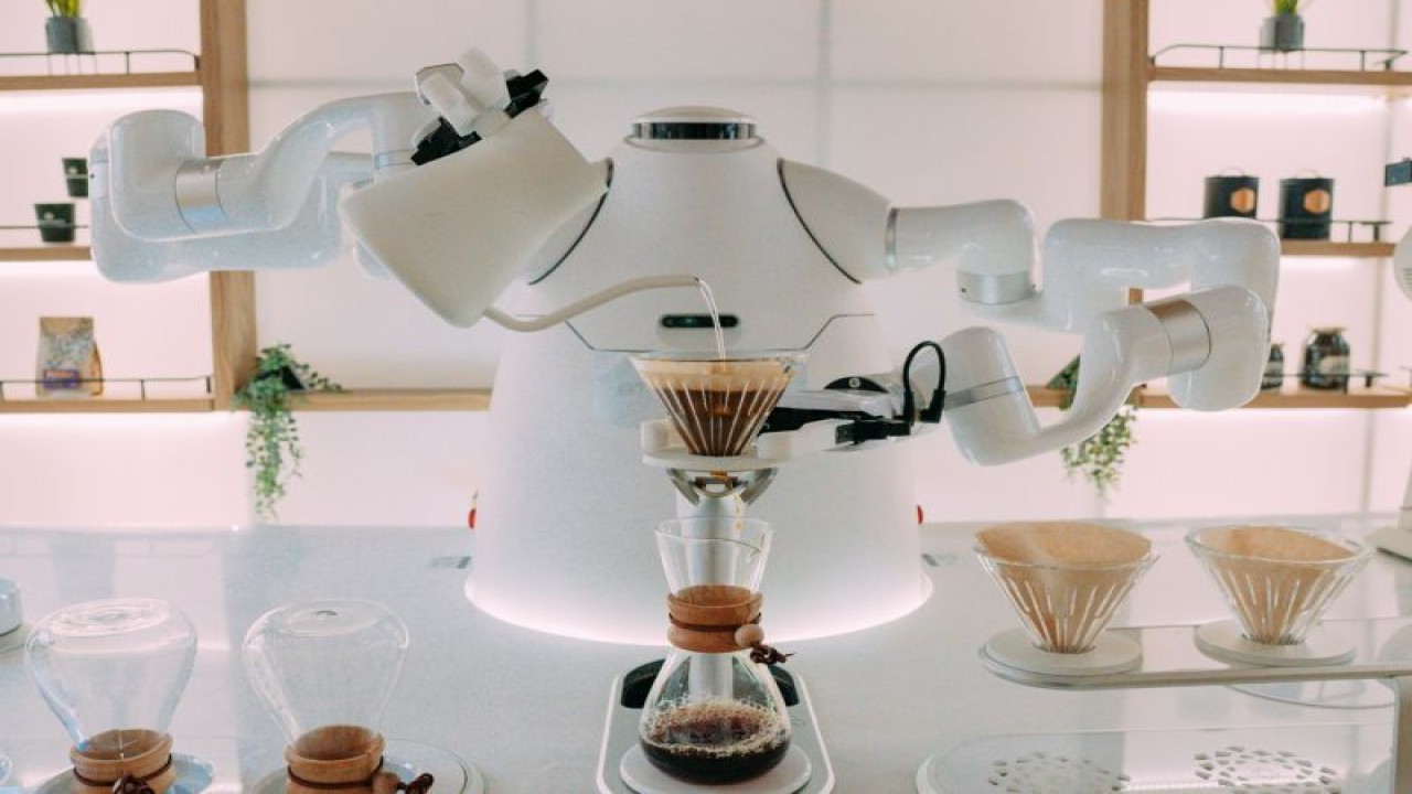 Robot barista personal OttenMatic (Dokumentasi Otten Coffee)