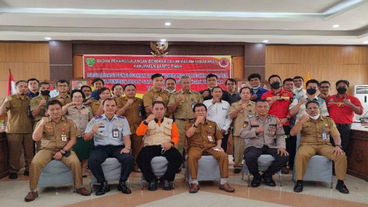 Sosialisasi pencegahan dan pengurangan risiko bencana serta pembentukan satgas penanggulangan bencana di Kabupaten Barito Timur di Tamiang Layang, Selasa (6/12/2022). (ANTARA/Habibullah)