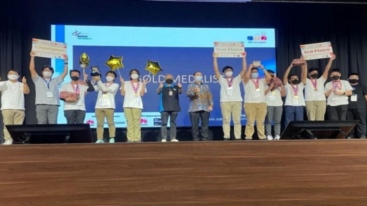 Tim Fakultas Ilmu Komputer Universitas Indonesia (UI) menjadi juara umum The International Collegiate Programming Contest (ICPC) Asia-Jakarta Regional Contest 2022.  (ANTARA/HO Humas UI)