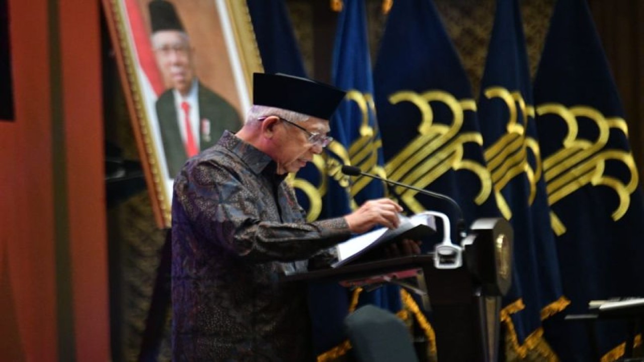 Wakil Presiden Ma’ruf Amin memberikan sambutan pada acara Peringatan Hari HAM Sedunia ke-74 Tahun 2022 di Jakarta, Senin (12/12/2022). ANTARA/HO-BPMI Setwapres