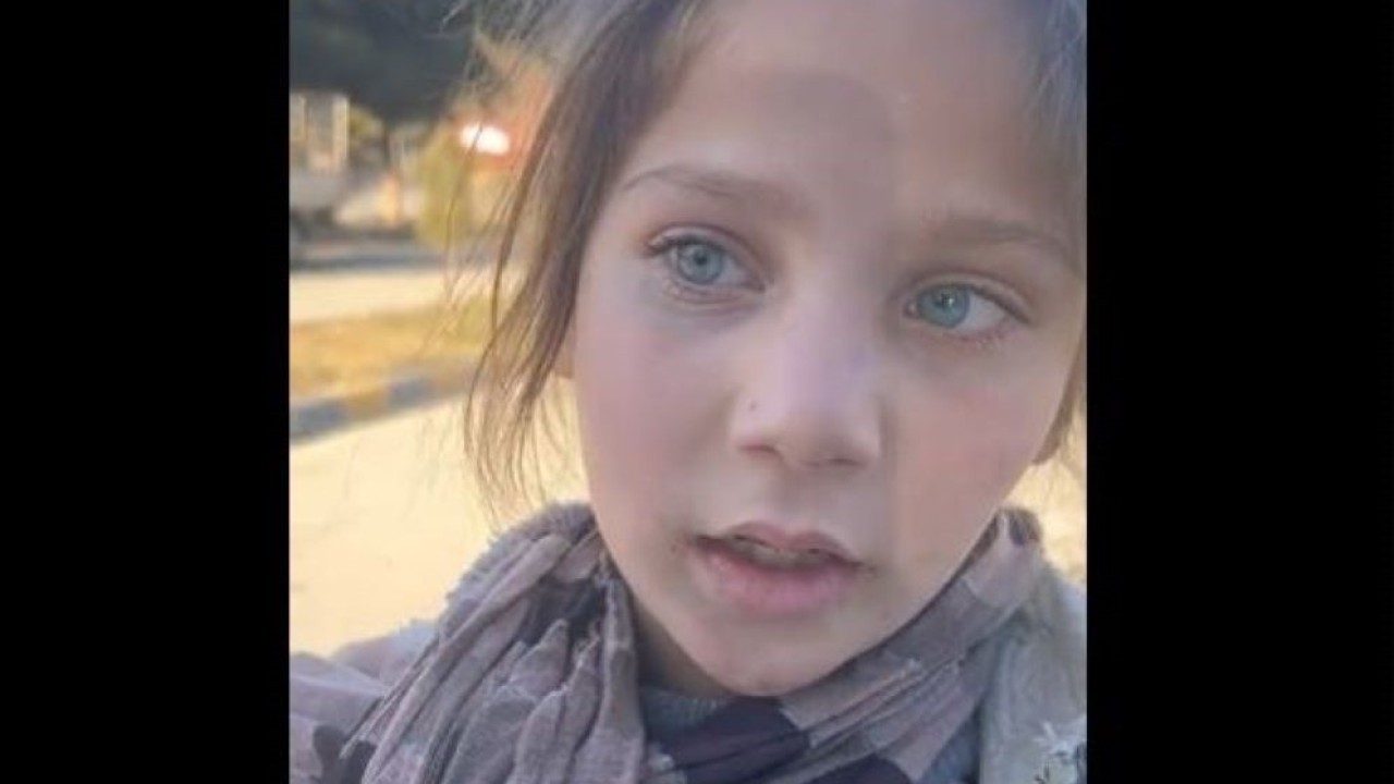 Sebuah video yang memperlihatkan gadis kecil Afghanistan yang sangat menyentuh hati menjadi viral di media sosial. (Tangkapan layar/Twitter @Nahiraziaye)