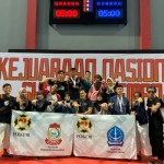 Atlet Sulsel dari Makassar dan Bone berfoto bersama saat mengikuti kejuaraan nasional.ANTARA/HO-Perkemi Sulsel-1672805036