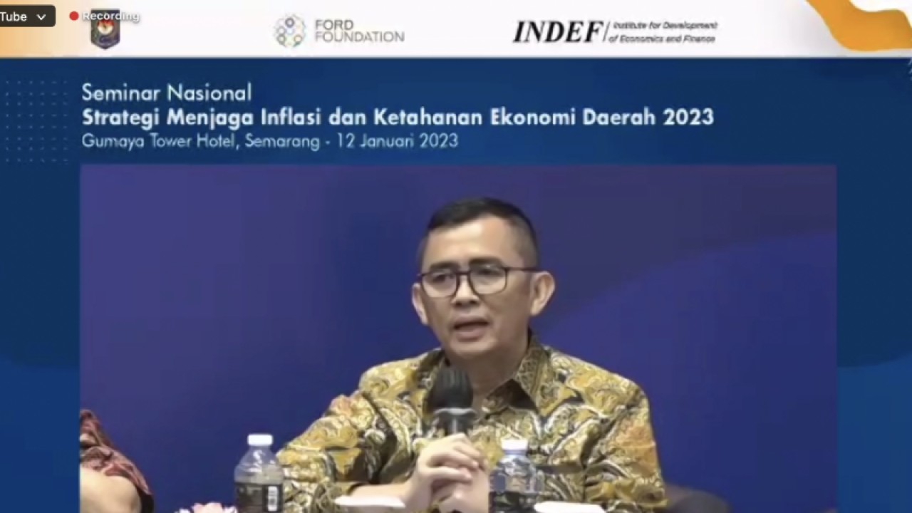 Tangkapan layar Kepala Perwakilan Bank Indonesia Provinsi Jawa Tengah Rahmat Dwi Saputra  dalam Seminar Nasional INDEF yang disaksikan secara daring, Kamis (12/1/2023). (ANTARA/Kuntum Riswan)