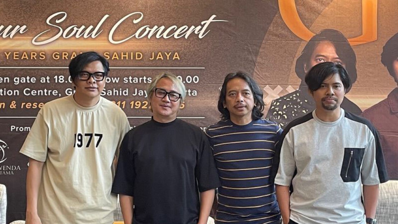 Grup band GIGI saat dijumpai di Grand Sahid Jaya, Jakarta Pusat, Jumat (27/1/2023) (ANTARA/Lifia Mawaddah Putri)
