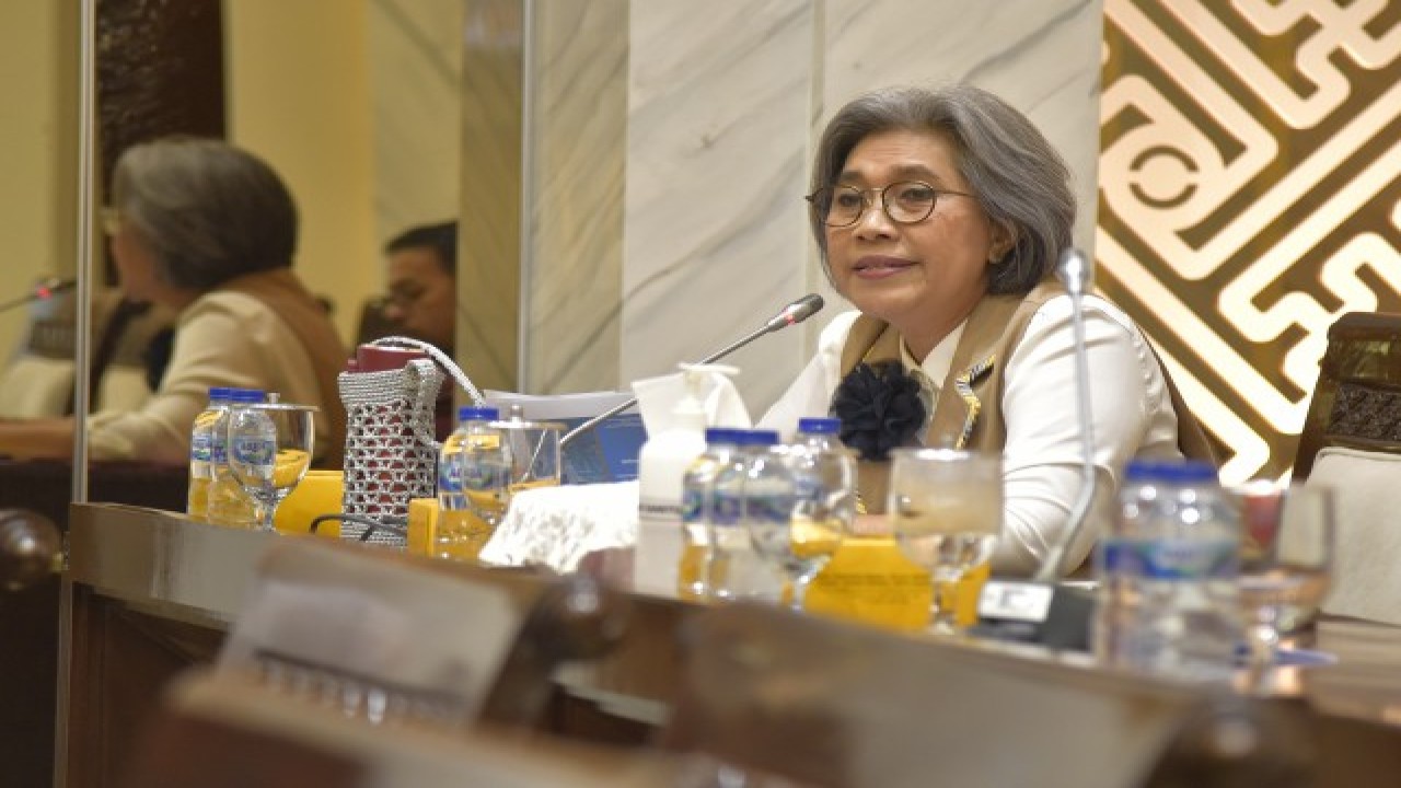 Anggota Komisi XI DPR RI Indah Kurniawati saat mengikuti pertemuan agenda rapat pembahasan Kinerja Keuangan BRI, di Gedung Nusantara I, DPR RI, Senayan, Jakarta, Selasa (24/1/2023). Foto: Munchen/nr