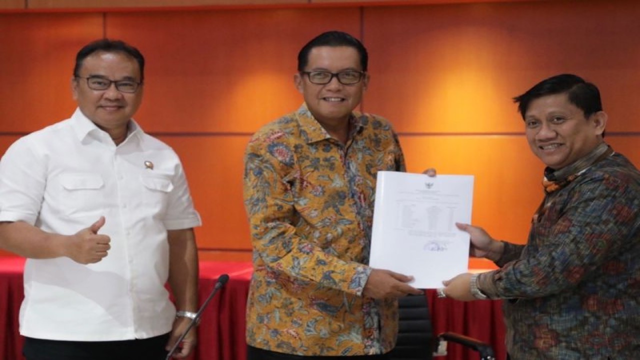 Kementerian Kementerian Agraria dan Tata Ruang/Badan Pertanahan Nasional (ATR/BPN) menyambut pembukaan pemeriksaan laporan keuangan oleh Badan Pemeriksa Keuangan (BPK) di Jakarta, Kamis (19/1/2023). (ANTARA/Ho/Kementerian ATR/BPN)