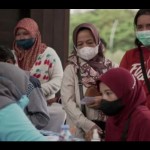 Para petugas kesehatan di Kota Banjarmasin memeriksa kesehatan warga di masa pandemi COVID-19. (ANTARA/HO)-1672889089