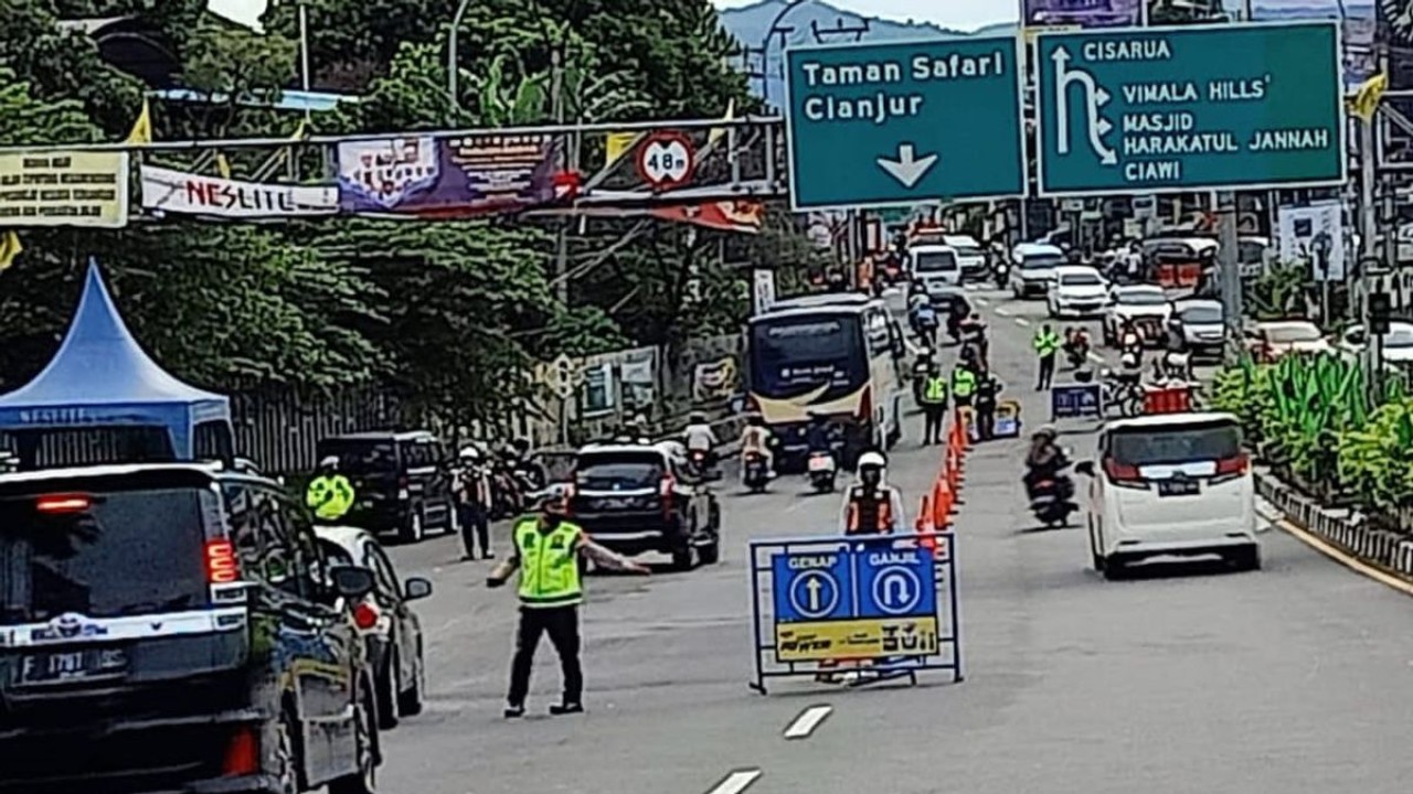 Pemberlakuan aturan ganjil genap di Jalan Raya Puncak Bogor/ist