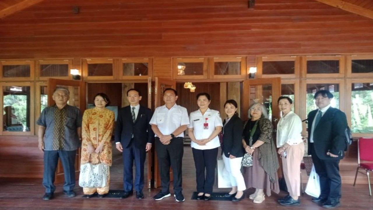 Pemerintah Kota Tomohon kembali menerima kunjungan Walikota Minamiboso Jepang Mr Yutaka Ishi bersama tim JICA (Japan International Cooperation Agency). ANTARA/HO-HUMAS (1)