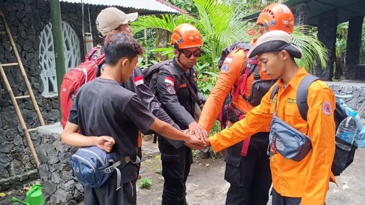 BPBD Lumajang gerak cepat menurunkan personel mencari enam pendaki tersesat di jalur pendakian Gunung Lemongan. (Istimewa/Portal Berita Lumajang)