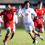 Salah satu pemain Garuda Select Season 5 (tengah) saat menjalani laga ujicoba di Inggris. ANTARA/HO-Garuda Select-1672976930