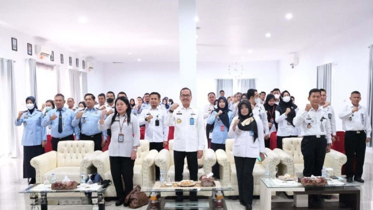 Kepala divisi administrasi kemenkumham muslim alibar tengah saat