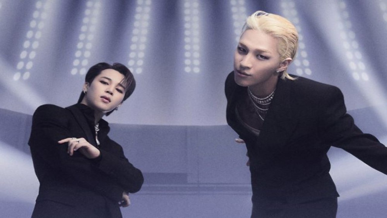 Taeyang BIGBANG (kanan) dan Jimin BTS. (The Black Label)