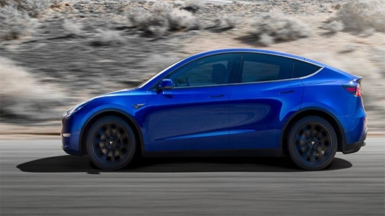 Tesla Model Y Standar Range AWD hadir kembali. (Arena EV)