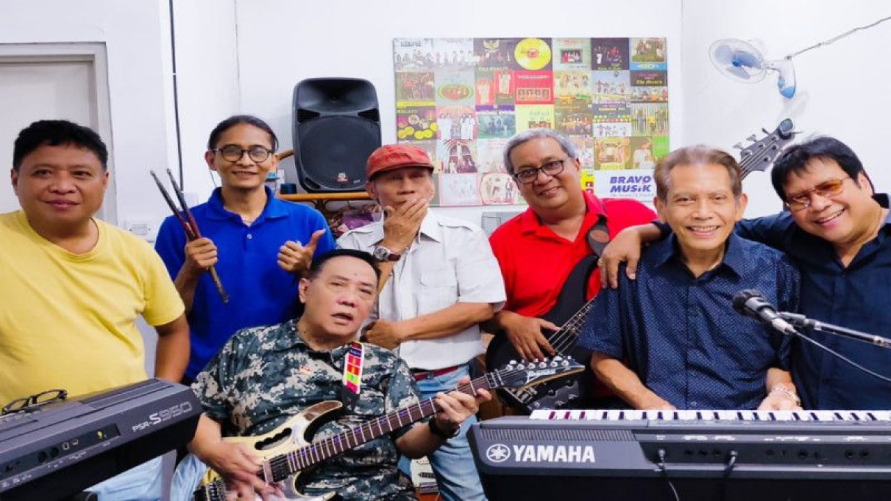 Dua grup legendaris era '70-an, The Mercy's dan Panbers akan menyapa penggemarnya lewat konser "Dalam Kerinduan" pada 10 Maret 2023 di Jakarta. (ANTARA/HO-KOI)