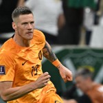 Weghorst mencetak gol-1673683304