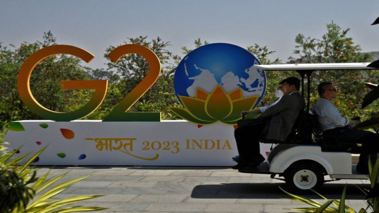 Delegasi mengendarai buggy di tempat pertemuan pejabat keuangan G20 dekat Bengaluru, India, 22 Februari 2023. ANTARA/REUTERS/Samuel Rajkumar