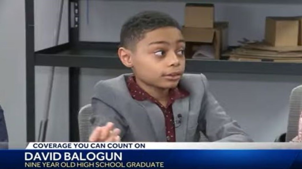 Bocah 9 tahun asal Pennsylvania, Amerika Serikat (AS), David Balogun berhasil meraih ijazah SMA. (Tangkapan layar/UPI)