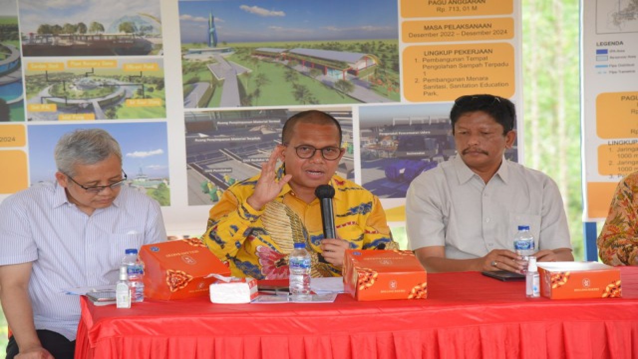 Wakil Ketua Komisi IX DPR RI Emanuel Melkiades Laka Lena saat memimpin pertemuan kunjungan kerja spesifik ke Kalimantan Timur. Foto: Singgih/nr