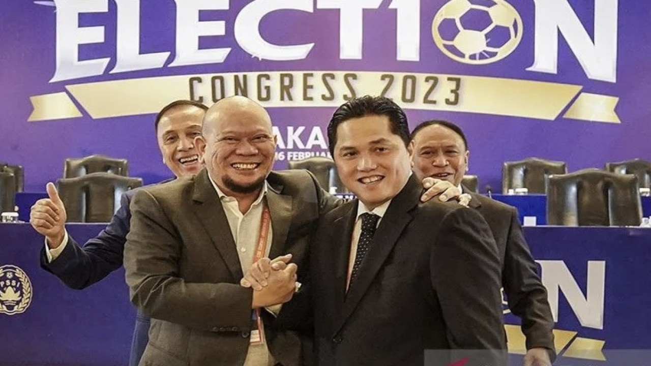 Ketua Umum PSSI terpilih Erick Thohir bersama La Nyalla Mattalitti/ist