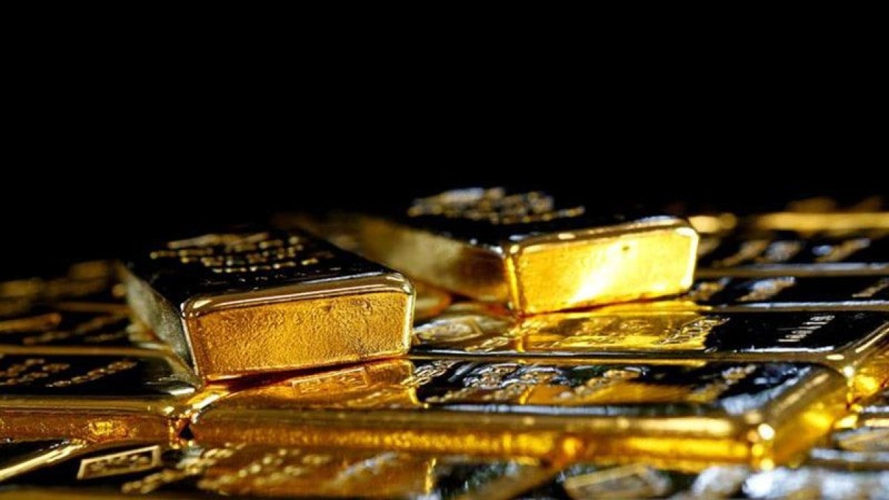 Ilustrasi - Batangan emas di Pabrik Pemisahan Emas dan Perak Austria di Wina, Austria. ANTARA/REUTERS/Leonhard Foeger/aa.
