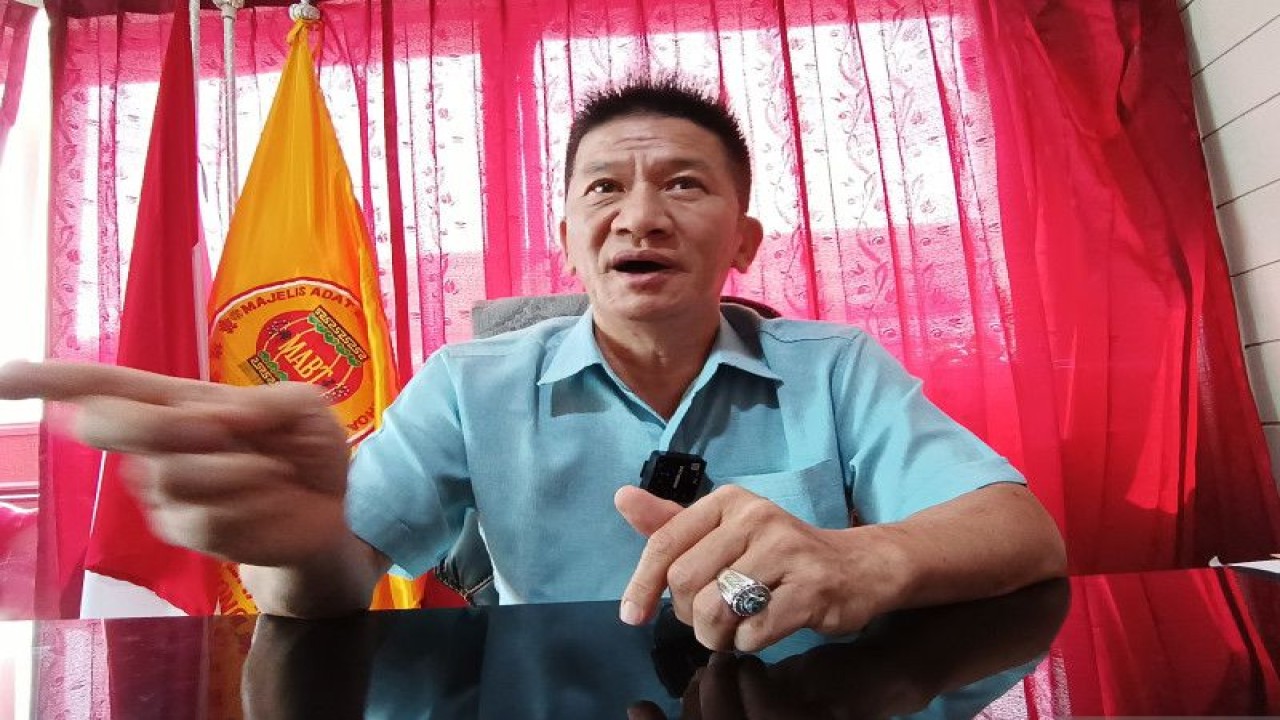 Ketua Panitia Festival Cap Go Meh Pontianak tahun 2023, Hendry Pangestu Lim saat jumpa pers di Pontianak, Kamis. (ANTARA/Jessica Wuysang)