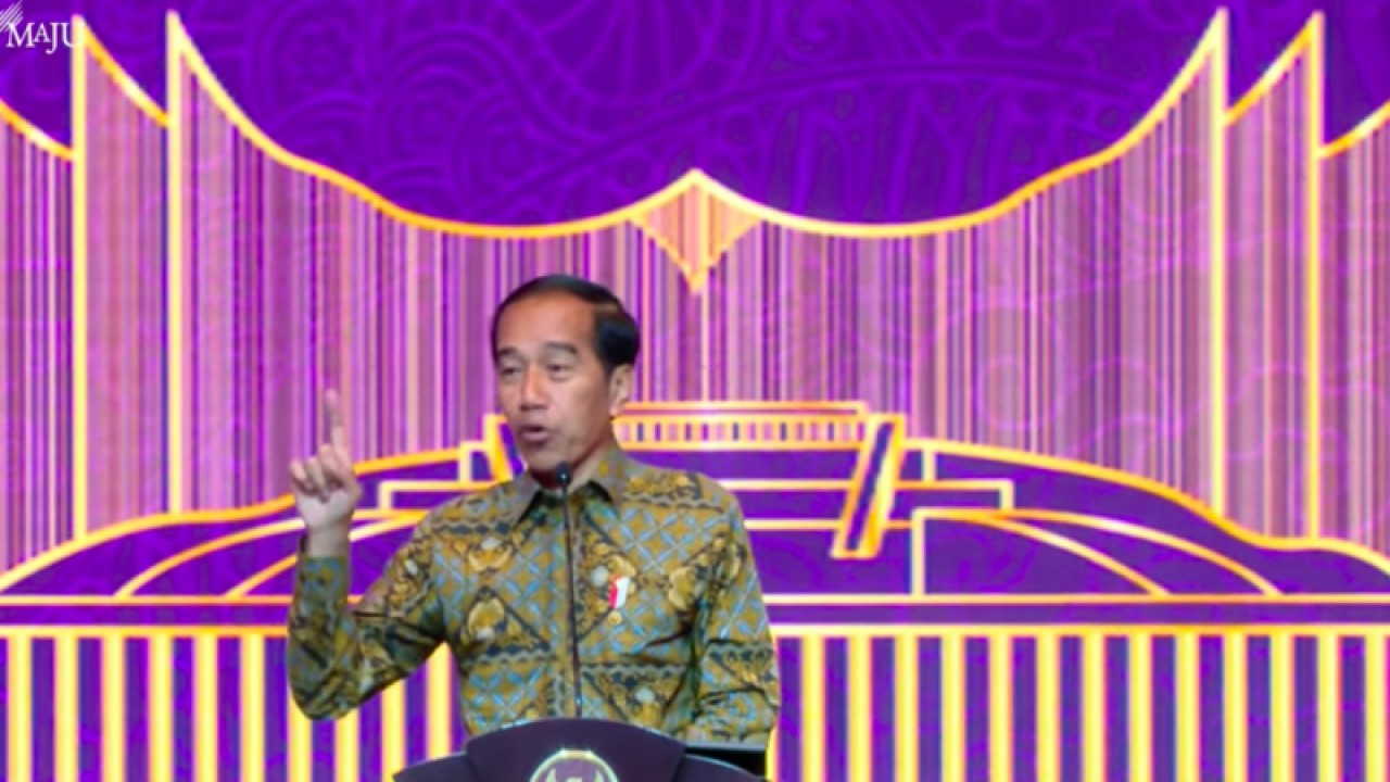 Tangkapan Layar - Presiden Jokowi memberikan sambutan pada Pertemuan Industri Jasa Keuangan 2023, di Jakarta, Senin (6/2/2023). ANTARA/Indra Arief.