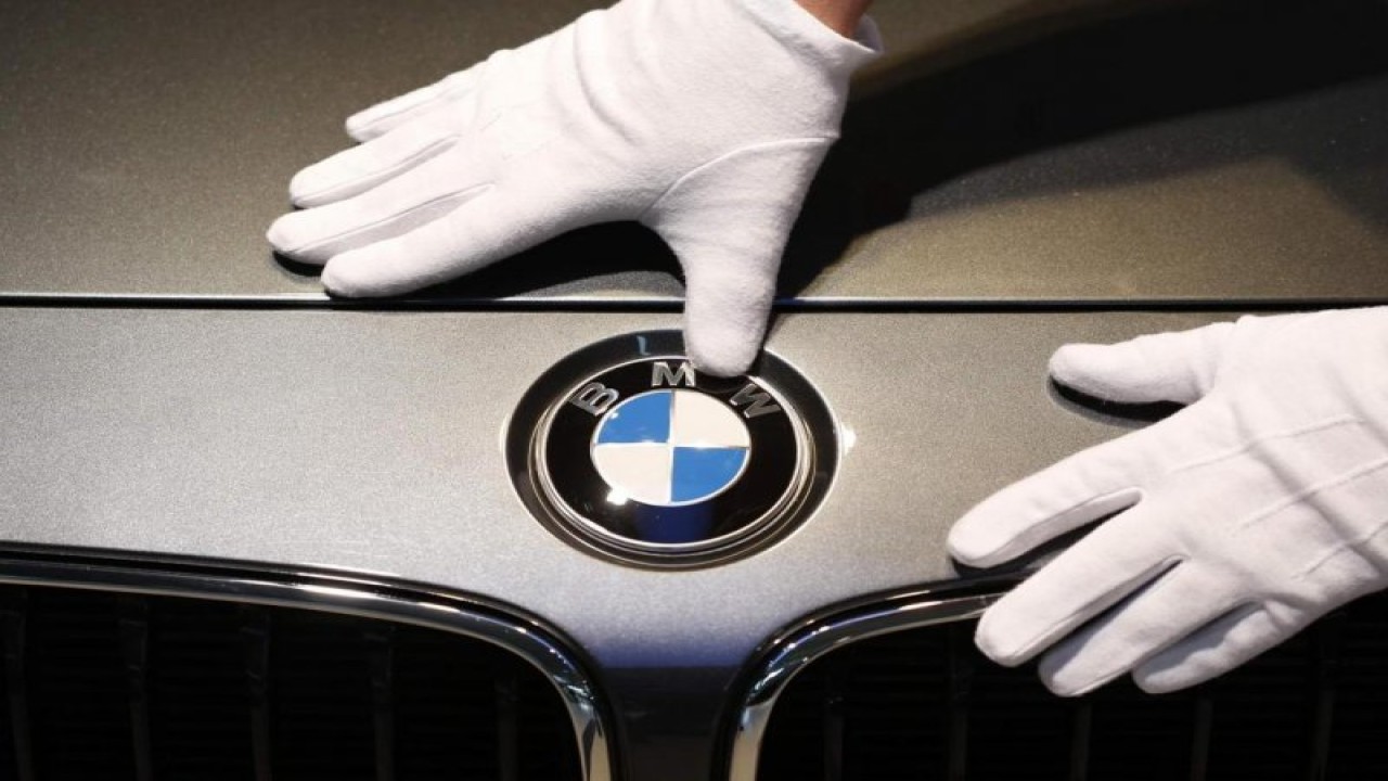 Ilustrasi logo BMW (Antara News/Reuters)