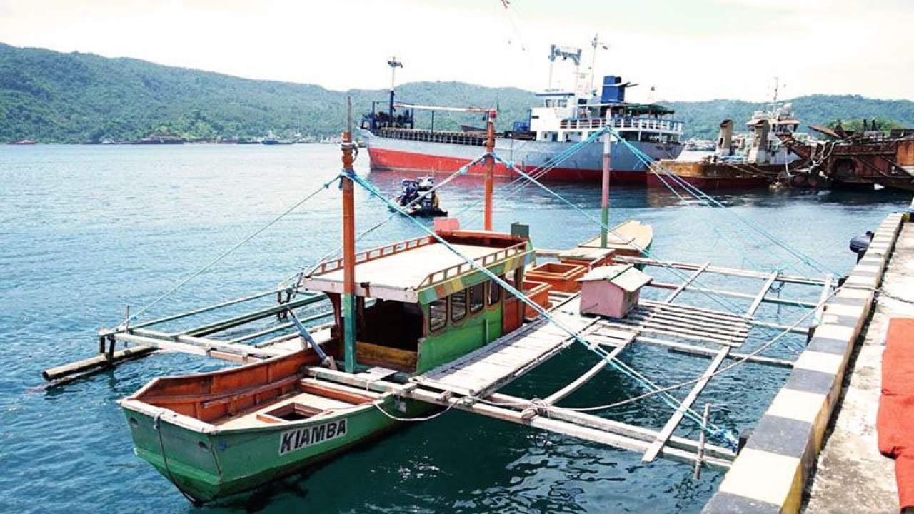 Ilustrasi: Kapal tuna handline FB. KIAMBA, yang diserahkan kepada koperasi nelayan di Bitung, Sulawesi Utara. ANTARA/HO-KKP/aa. (Handout Kementrian Kelautan dan Perikanan)