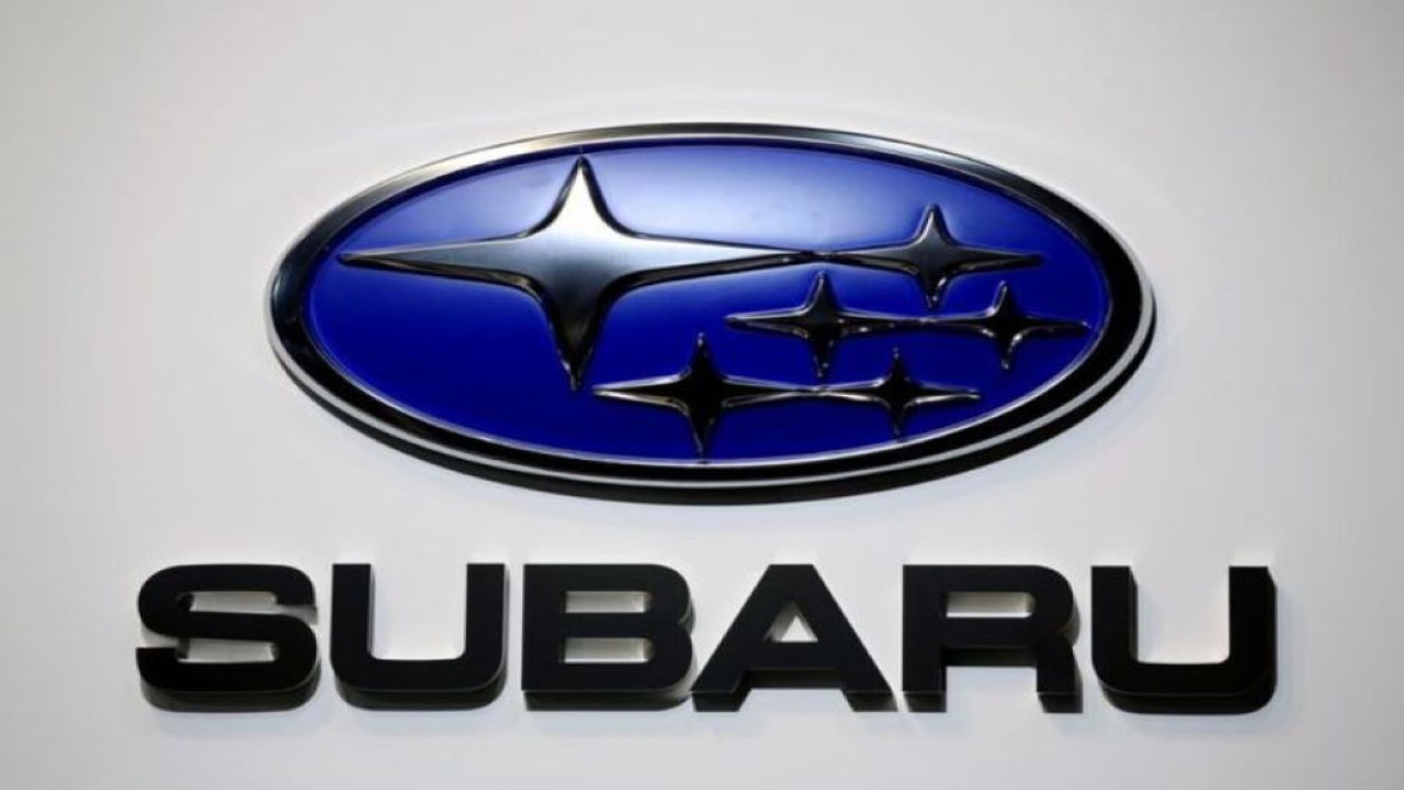 Logo Subaru ditampilkan di Tokyo Motor Show, di Tokyo, Jepang 23 Oktober 2019. (Soe Zeya Tun/Reuters)