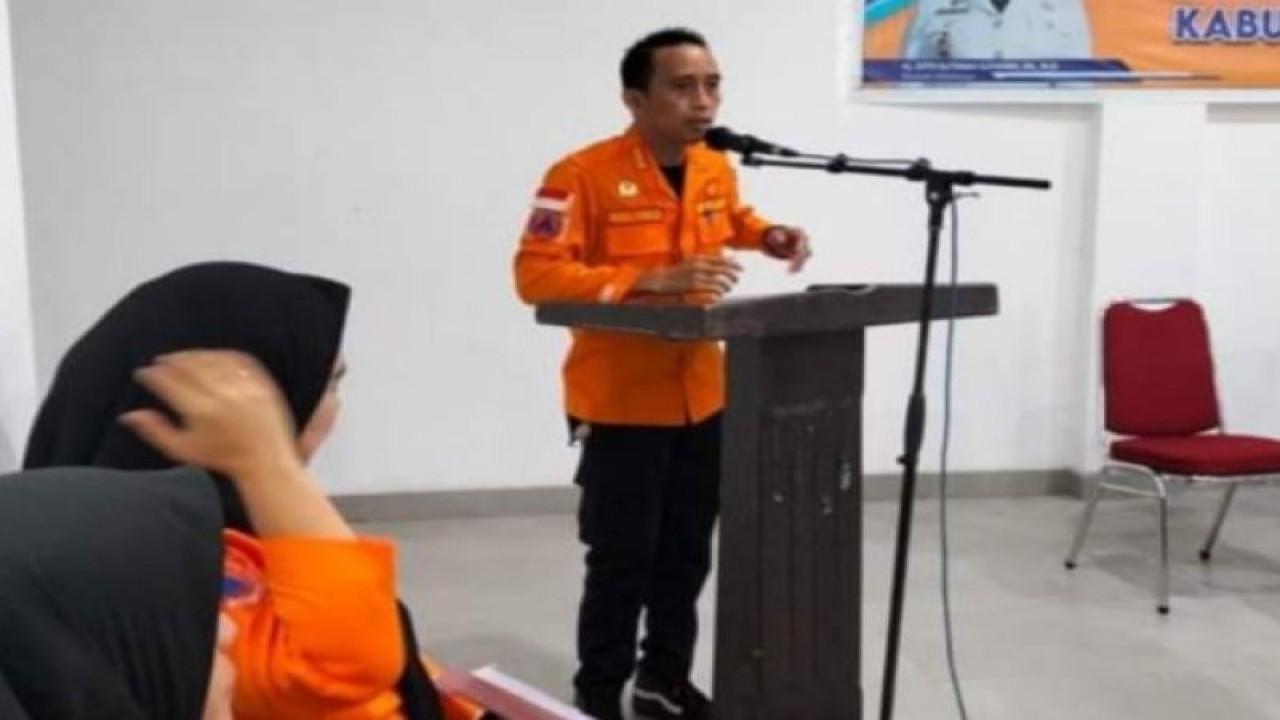 Badan Penanggulangan Bencana Daerah (BPBD) Kabupaten Mamuju Provinsi Sulawesi Barat melakukan sosialisasi mitigasi bencana di di Kantor BRI cabang Mamuju, Sabtu (18/3/2023) ANTARA Foto/M Faisal Hanapi