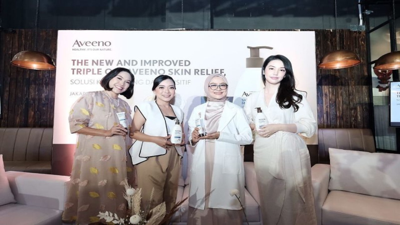 Acara peluncuran produk Aveeno Skin Relief bersama dermatovenereologist dan brand ambassador Velove Vexia (ANTARA/HO)