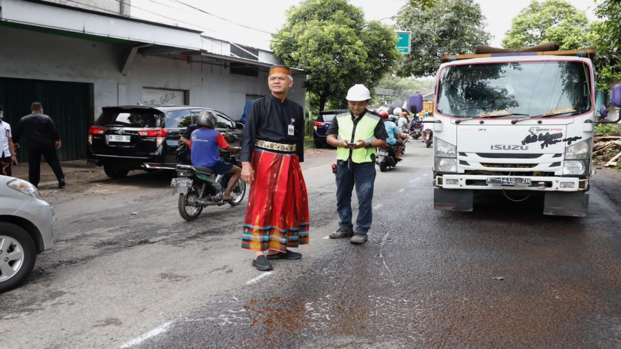 Gubernur Jawa Tengah (Jateng) Ganjar Pranowo ingin memastikan arus mudik lancar, sehingga masyarakat merasa aman dan nyaman. (Istimewa/jatengprov.go.id)