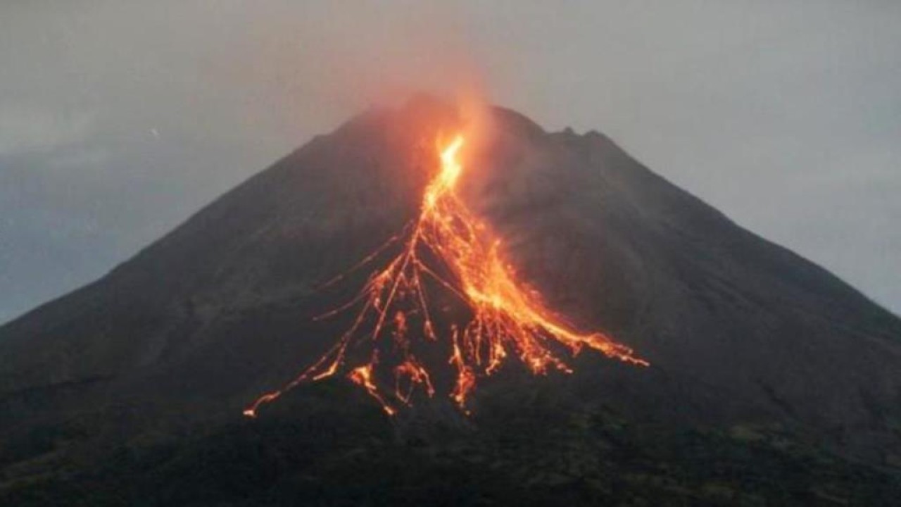 Gunung Merapi luncurkan guguran lava pijar/ist
