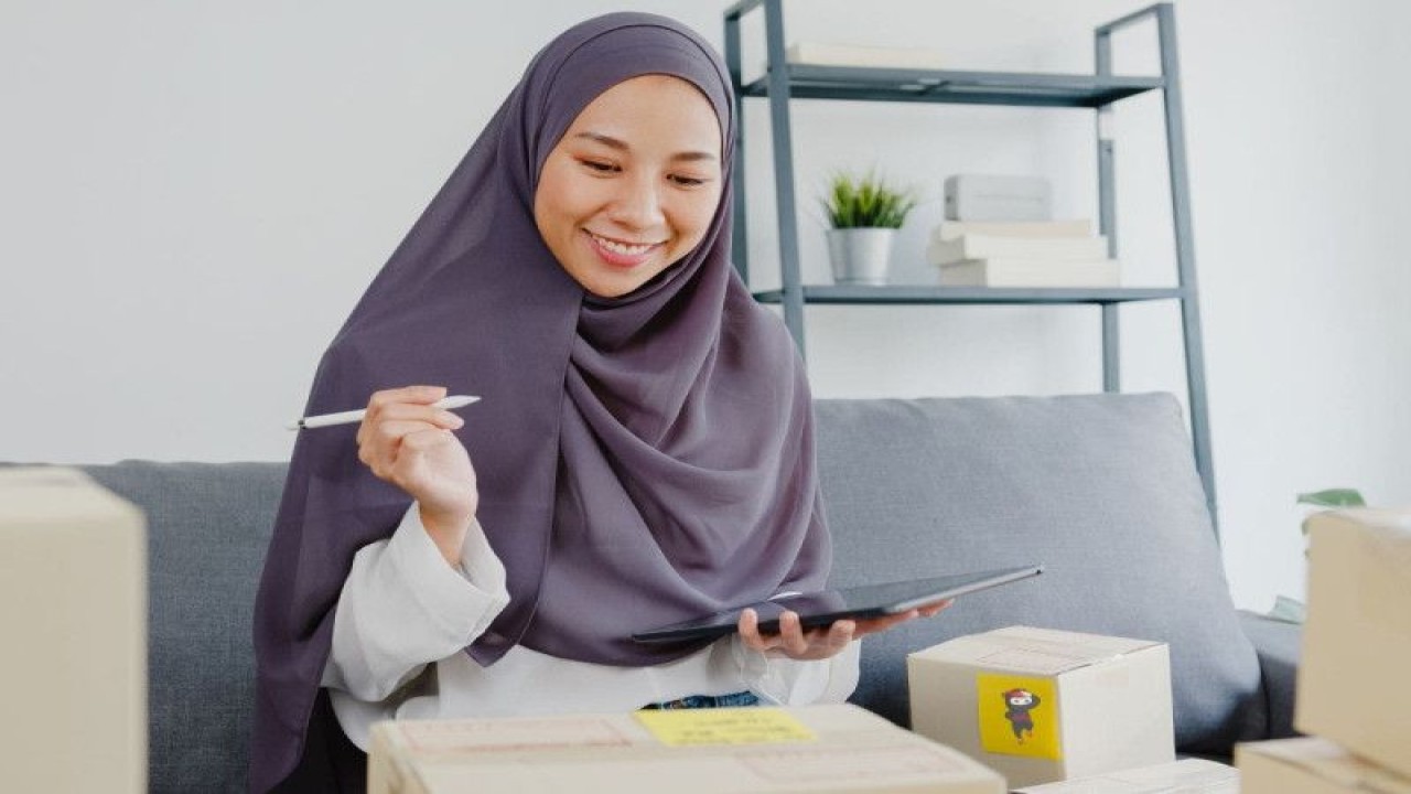 Ilustrasi penjualan hijab yang meningkat saat bulan Ramadhan. (ANTARA/HO/Ninja Xpress)