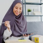 Ilustrasi penjualan hijab yang meningkat saat bulan Ramadhan. (ANTARA/HO/Ninja Xpress)-1679988976