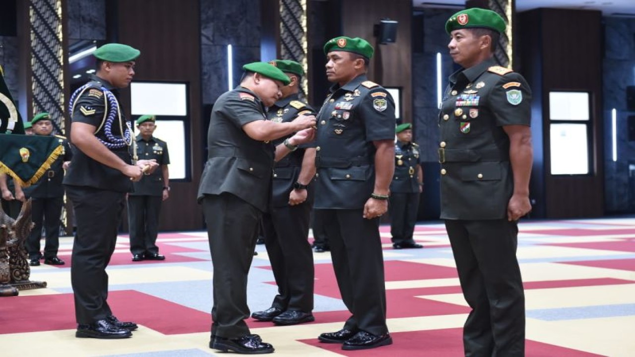 Kepala Staf Angkatan Darat (Kasad) Jenderal TNI Dudung Abdurachman ...