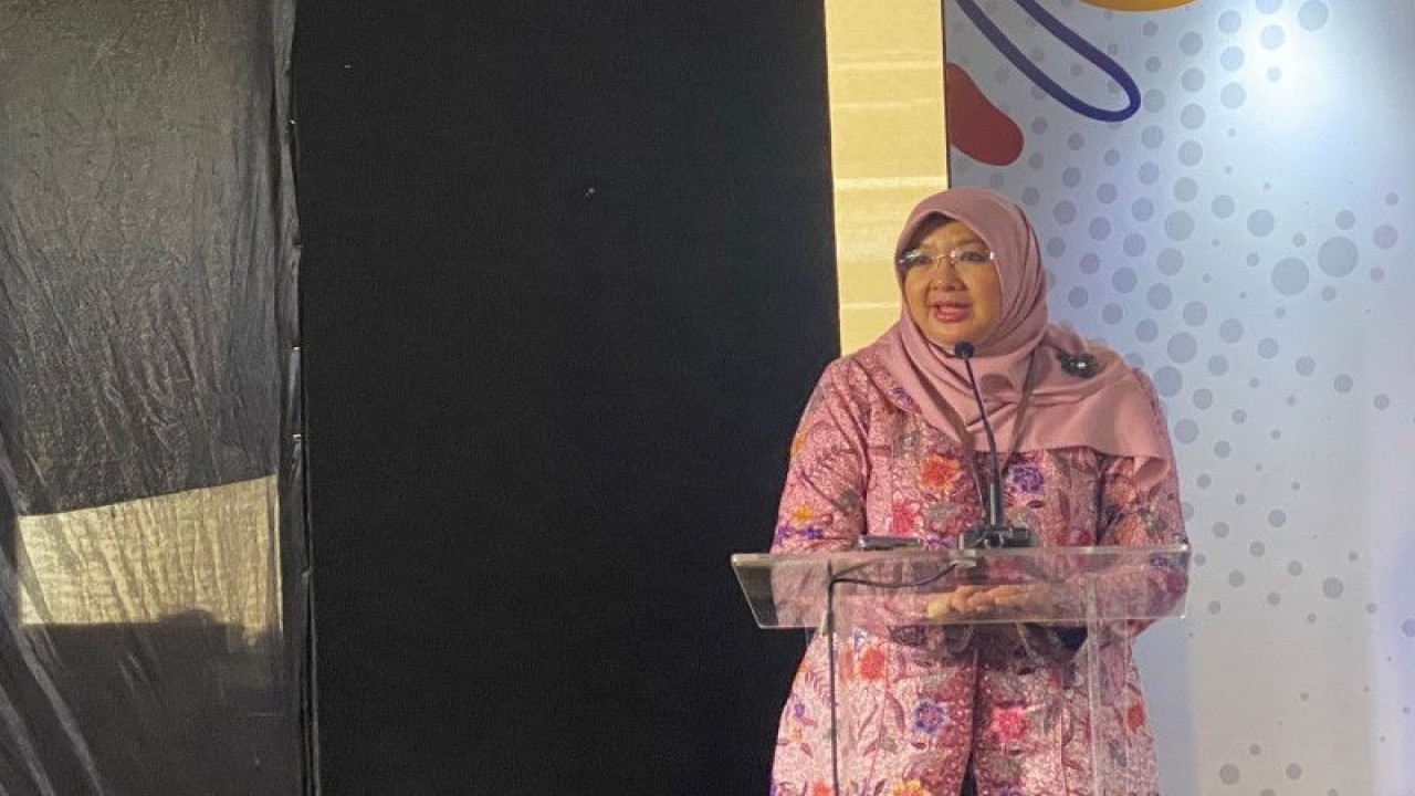 Kepala Biro Komunikasi dan Pelayanan Publik Kemenkes Siti Nadia Tarmizi dalam Konferensi Pers "Partnering for Progress on COVID-19 and Beyond yang diikuti di Jakarta, Kamis (30/3/2023). (ANTARA/Hreeloita Dharma Shanti)